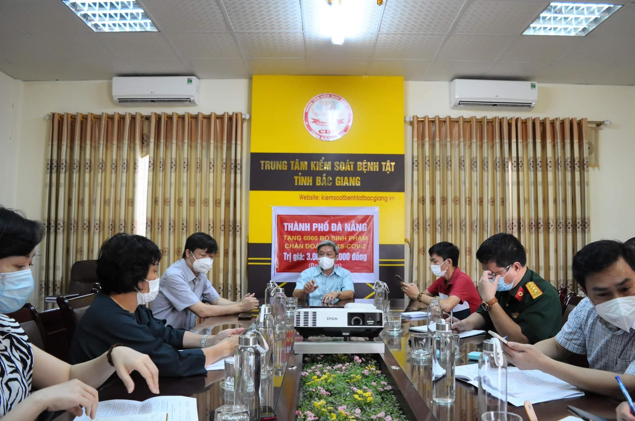 Bắc Giang cần triển khai đồng bộ các biện pháp để kiểm soát dịch bệnh