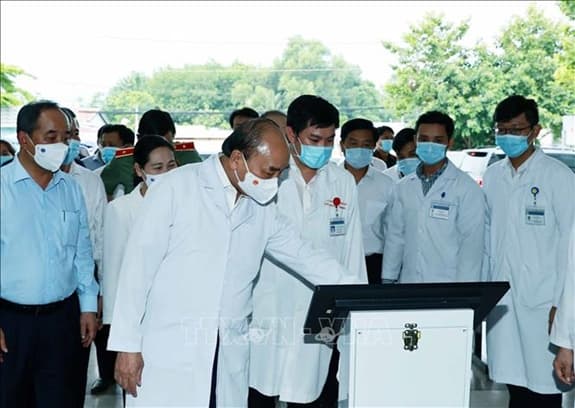 Chủ tịch nước Nguyễn Xuân Phúc tiếp xúc cử tri huyện Củ Chi và Hóc Môn, Thành phố Hồ Chí Minh