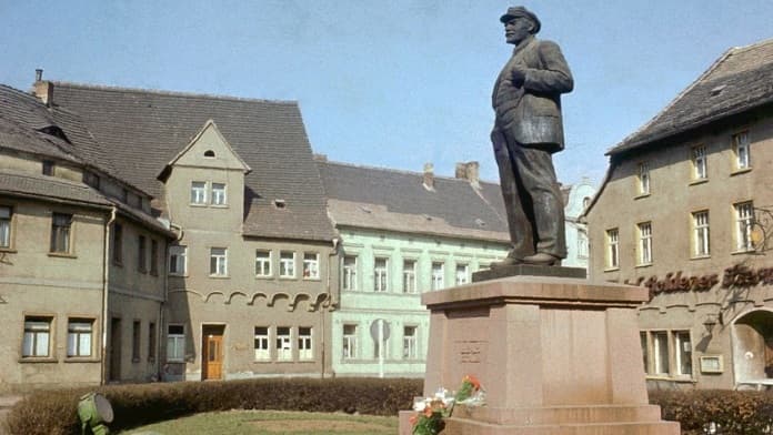 Ly kỳ chuyện về bức tượng Lenin từng được đặt ở Đức Quốc xã