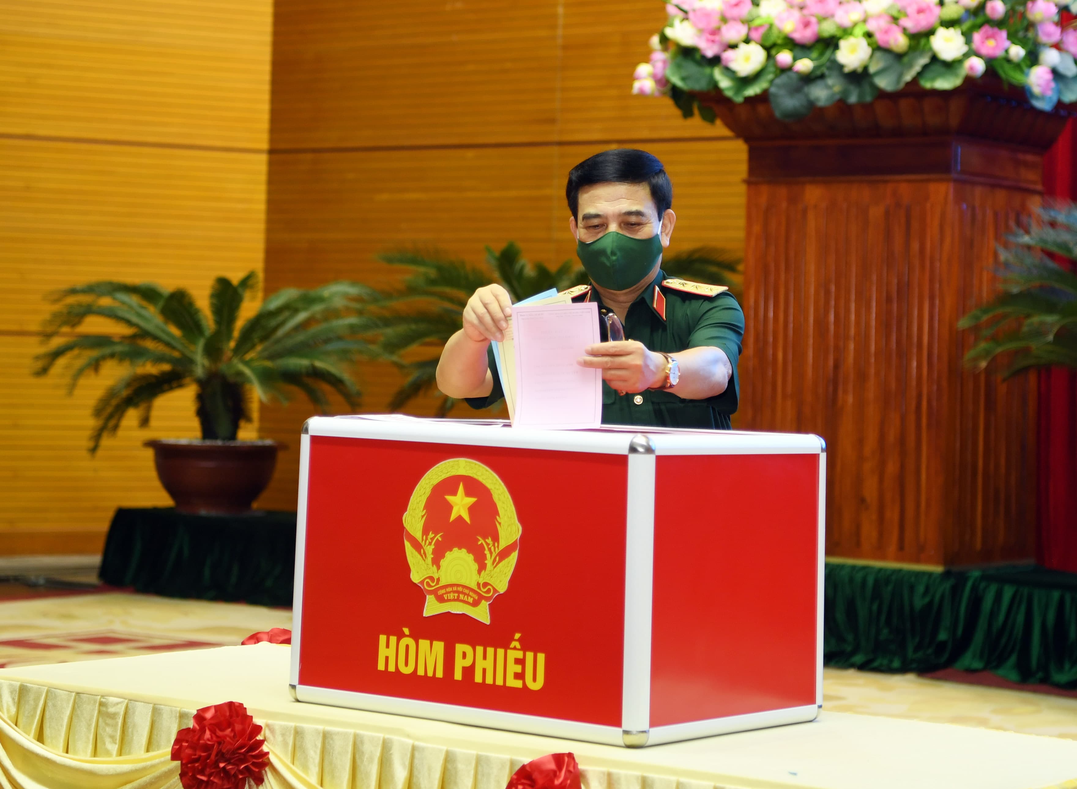 CẬP NHẬT LIÊN TỤC: BẦU CỬ ĐẠI BIỂU QUỐC HỘI VÀ HỘI ĐỒNG NHÂN DÂN CÁC CẤP