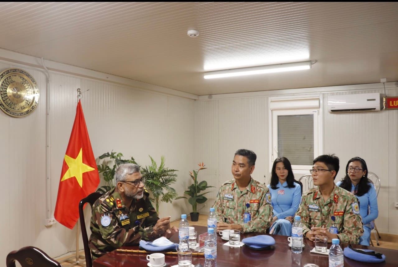 Ấn tượng tốt đẹp về bệnh viện dã chiến Việt Nam của ngài Tư lệnh quân sự