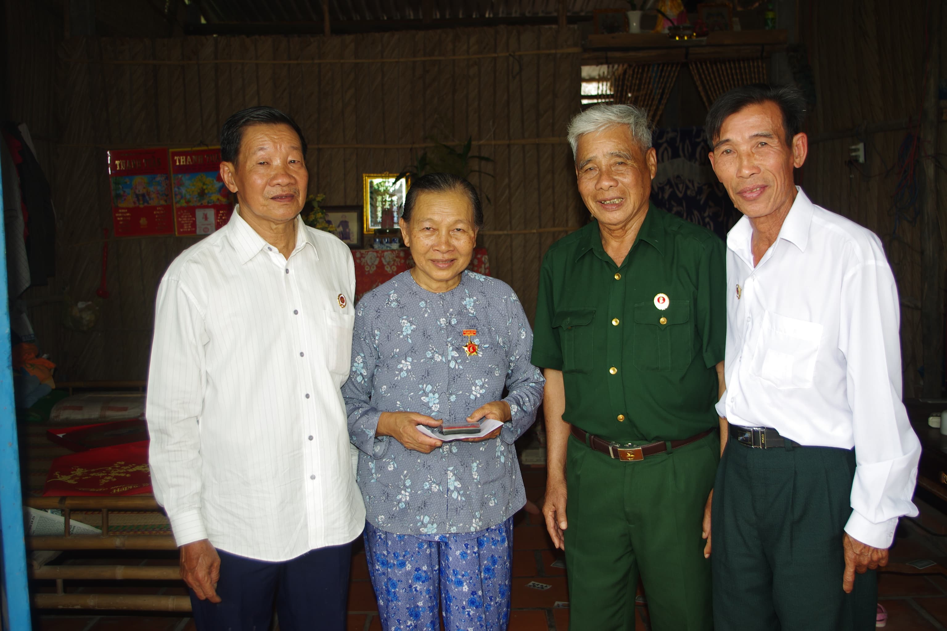 Lặng thầm cống hiến