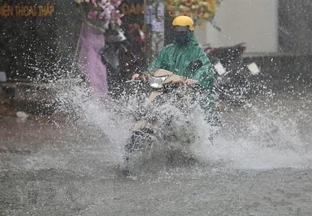 Thủ đô Hà Nội có mưa rào và dông vài nơi