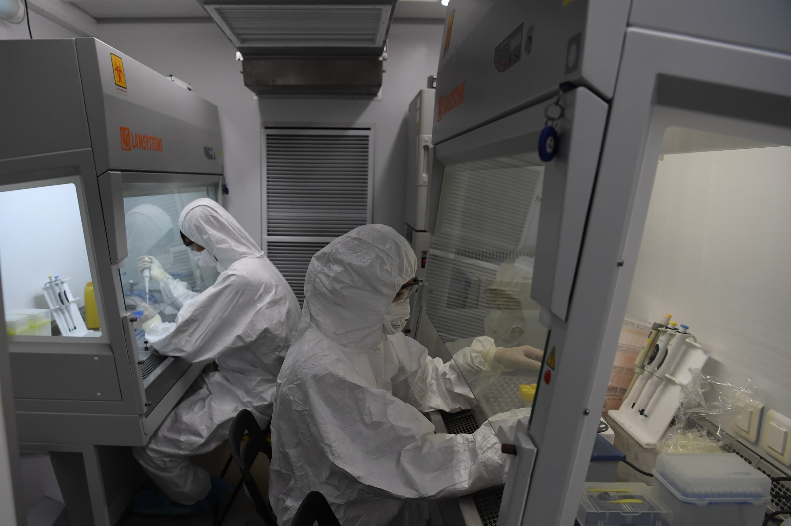 Vào nơi "lôi virus ra ánh sáng"