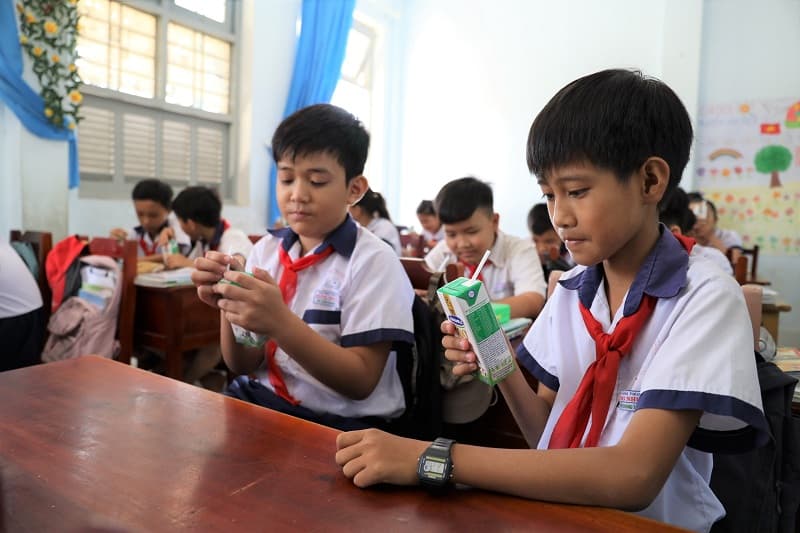 4 năm Sữa học đường đồng hành với học sinh Bến Tre nay đã thu “trái ngọt”