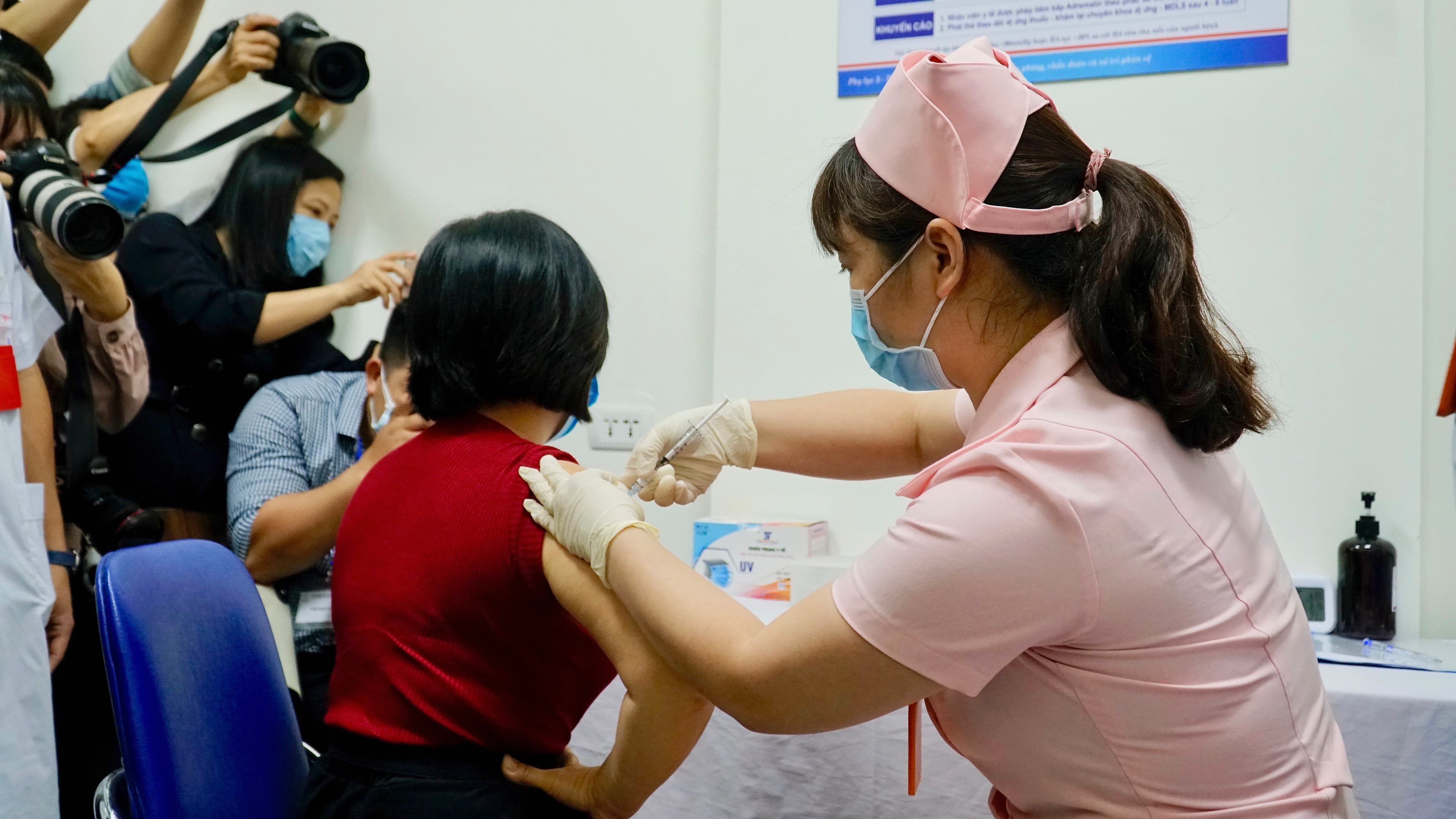 Bí thư Thành ủy Hà Nội kêu gọi các ''mạnh thường quân'' hỗ trợ mua vaccine phòng Covid-19