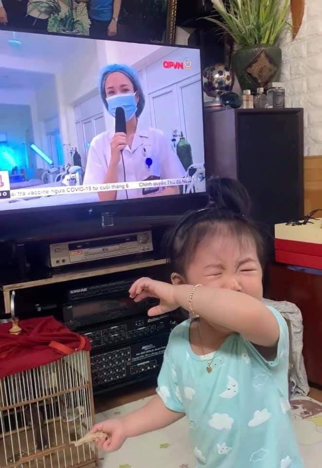 Tâm sự của mẹ bé gái “Mẹ ơi sao mẹ lại ở trên tivi?”
