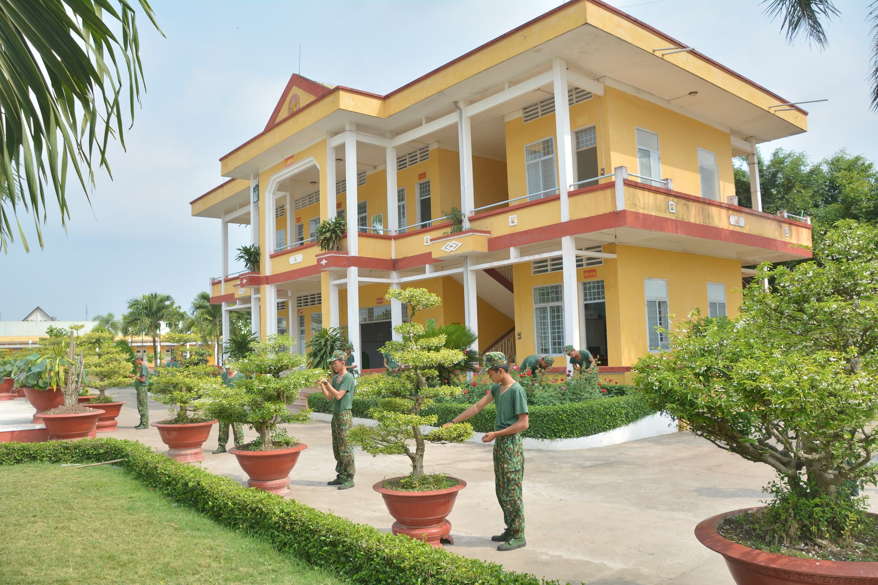 Phát huy nội lực xây dựng đơn vị chính quy, xanh, sạch, đẹp
