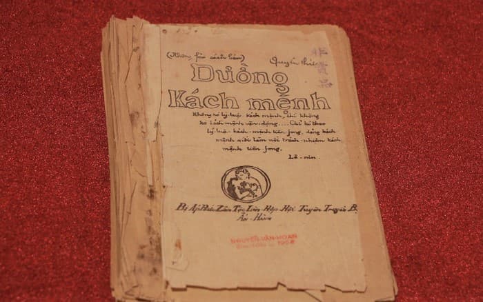 Từ "Đường Kách mệnh”...