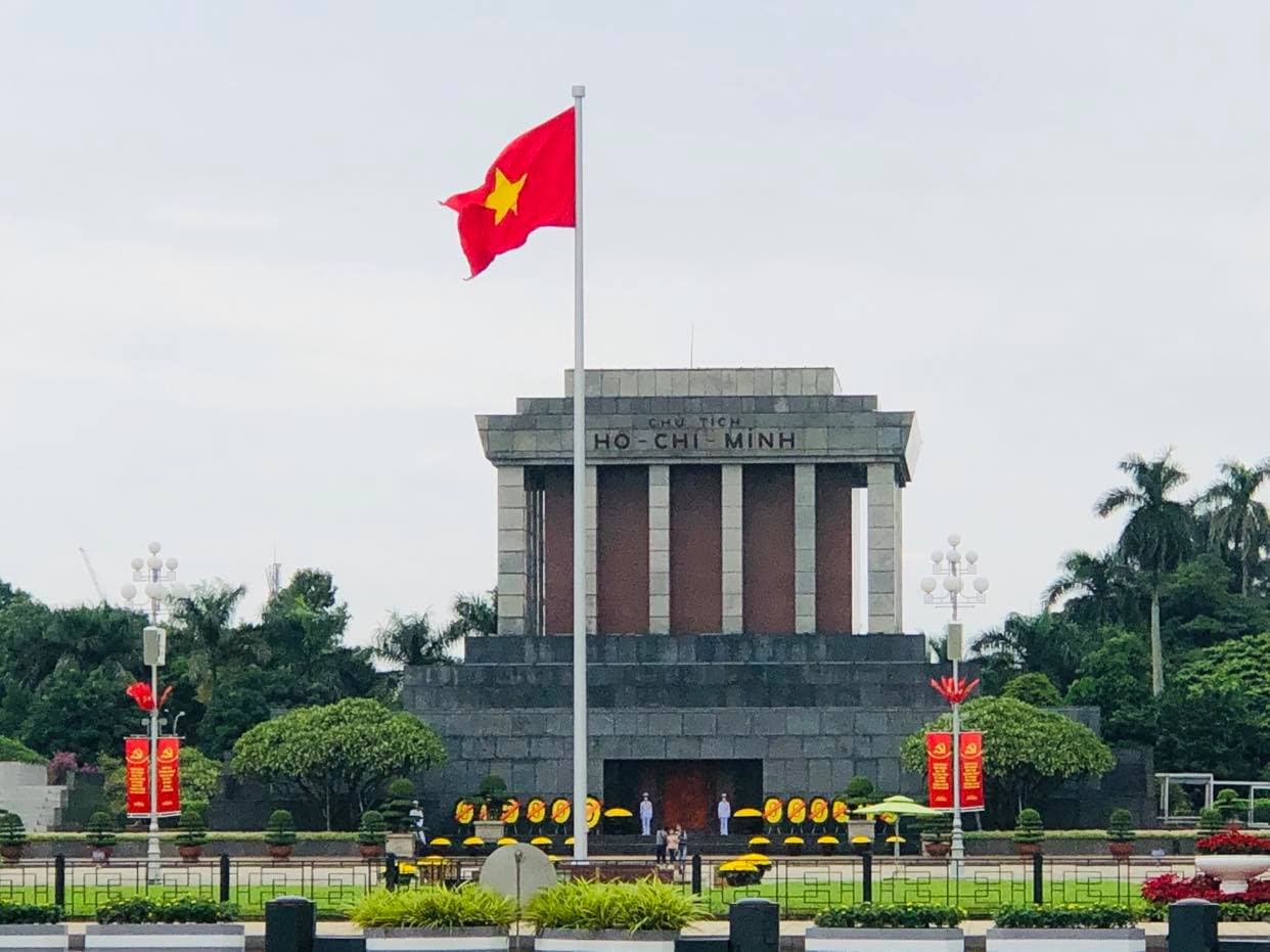 Tạm ngừng tổ chức lễ viếng Chủ tịch Hồ Chí Minh, lễ tưởng niệm các anh hùng liệt sĩ