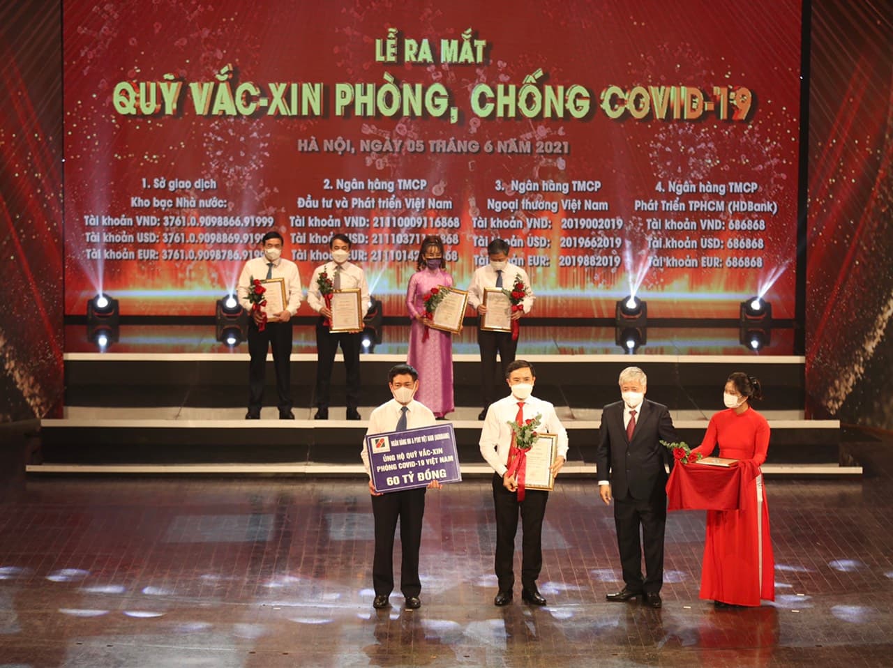 Agribank ủng hộ 60 tỷ đồng Quỹ vaccine phòng Covid-19