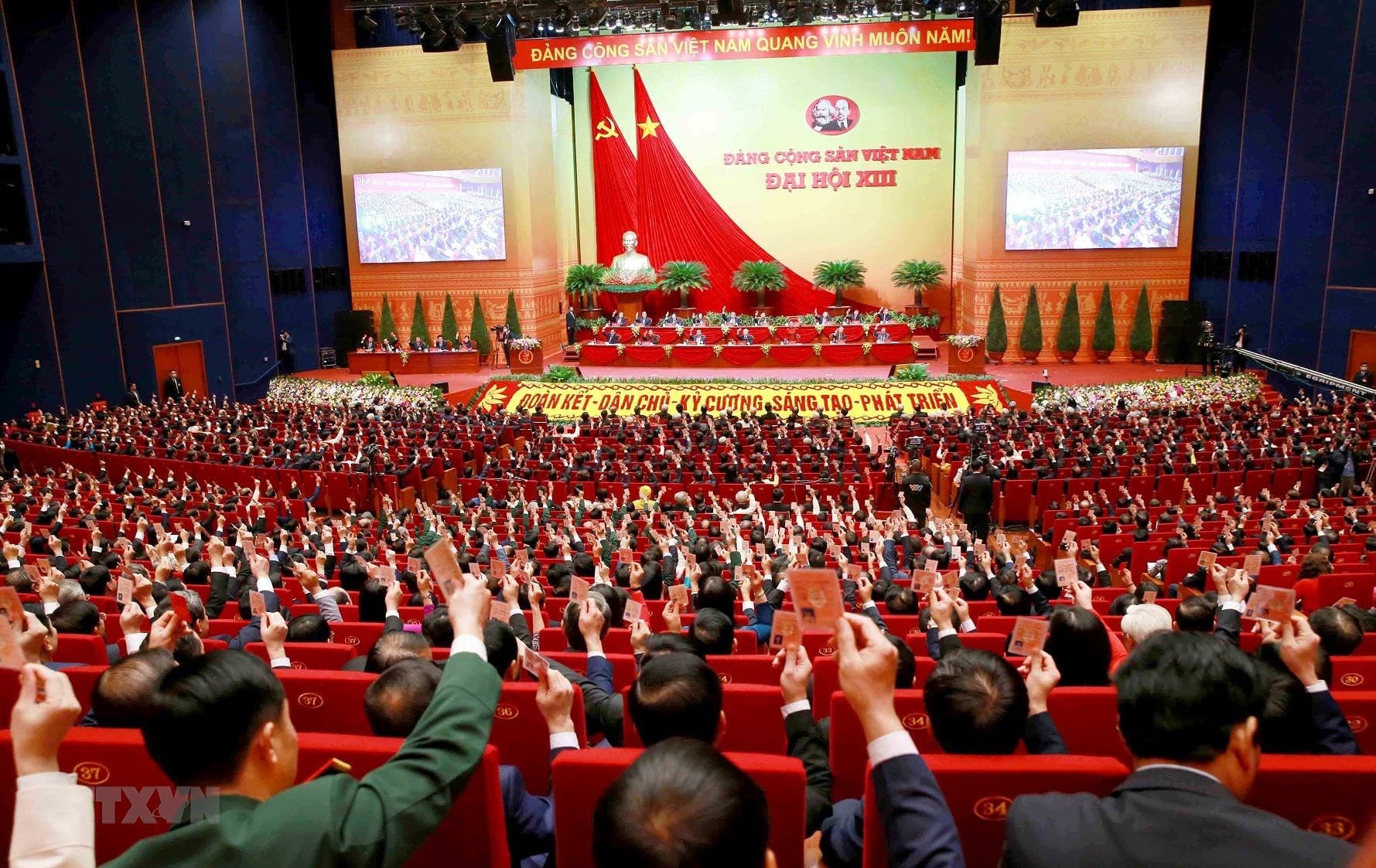 Chăm lo “cái gốc” cho Đảng