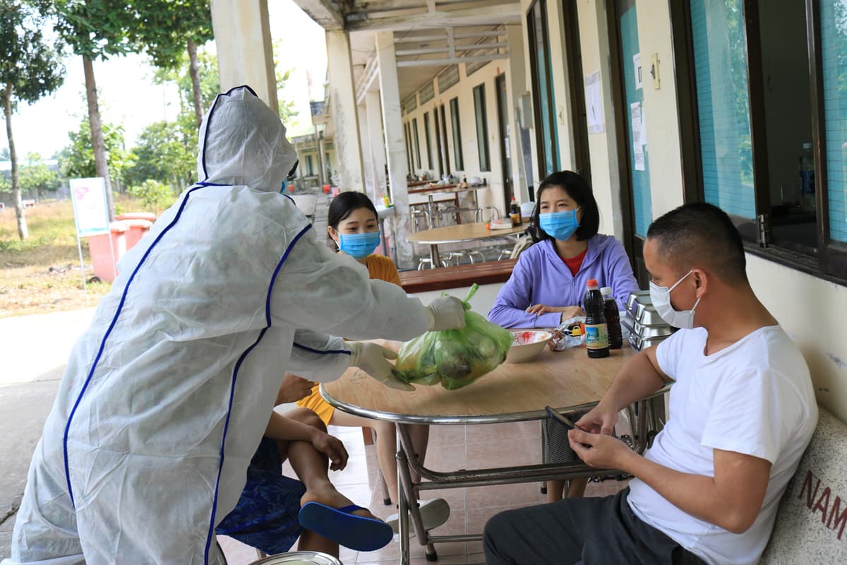 “Đất mẹ thân yêu ơi, chúng con đã bình an!”