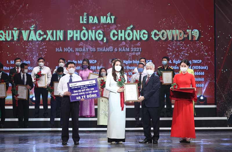 Bac A Bank và Tập đoàn TH ủng hộ 46 tỷ đồng vào Quỹ vaccine phòng Covid-19