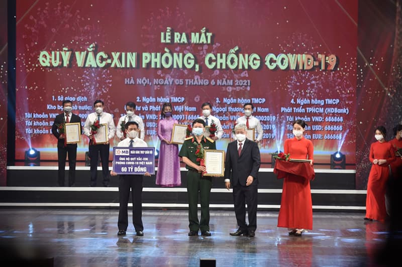Ngân hàng Quân đội ủng hộ 60 tỷ đồng vào Quỹ Vaccine phòng Covid-19