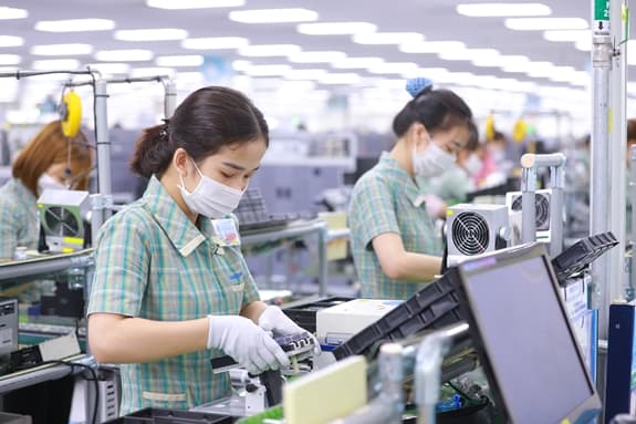 "Dựa cột mà nghe!"
