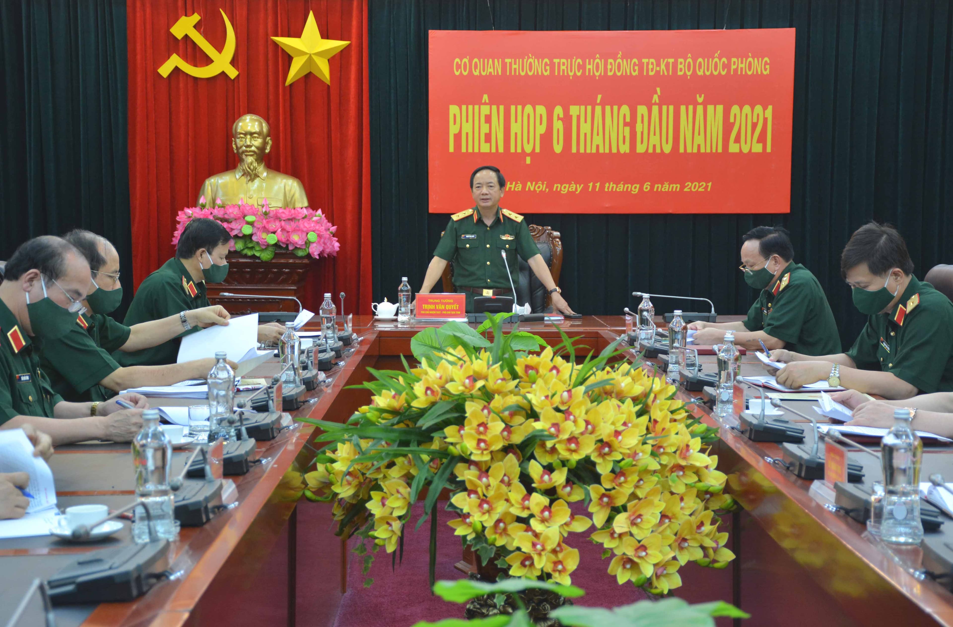 Cơ quan Thường trực Hội đồng Thi đua - Khen thưởng Bộ Quốc phòng họp phiên 6 tháng đầu năm