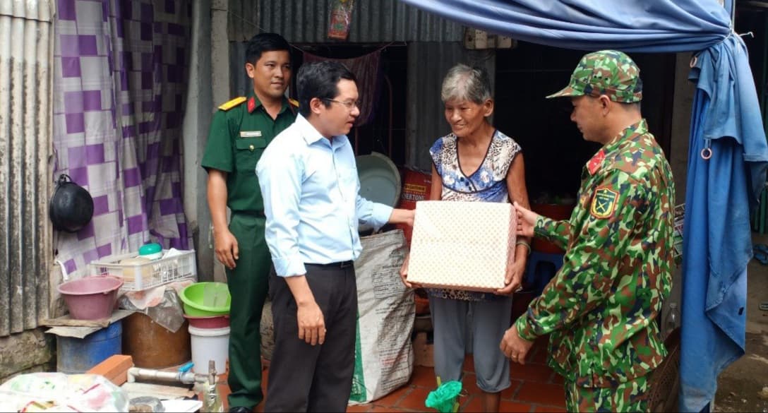 Nghĩa tình "bộ đội 330"