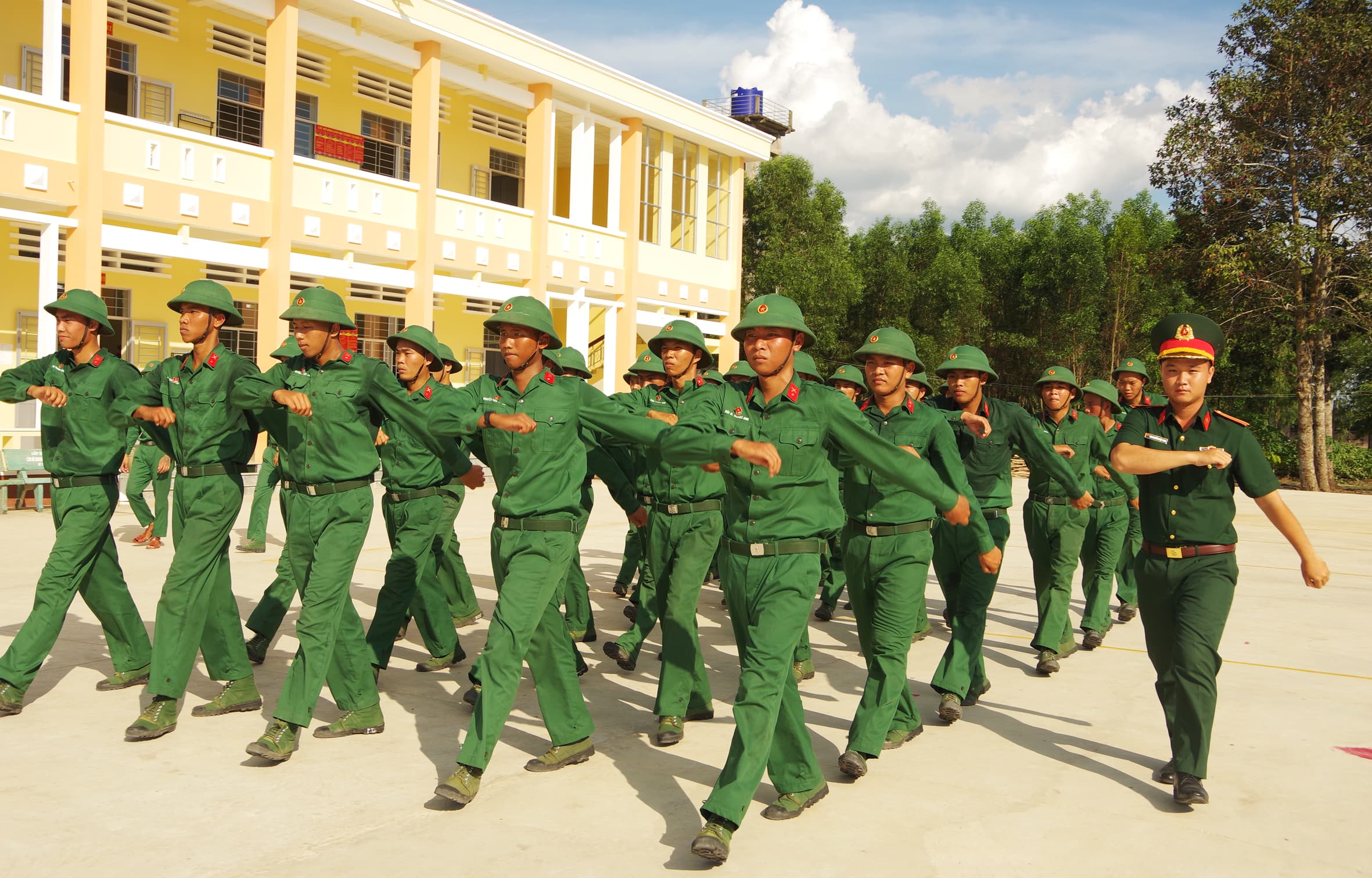 Bổ sung kiến thức từ thực tiễn chỉ huy bộ đội