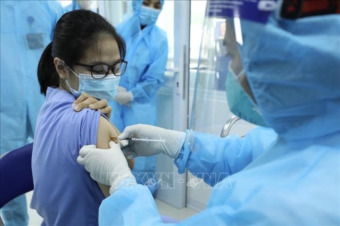 Tỷ lệ tiêm chủng cao sẽ giảm nguy cơ lây lan dịch Covid-19, bảo vệ cộng đồng hiệu quả