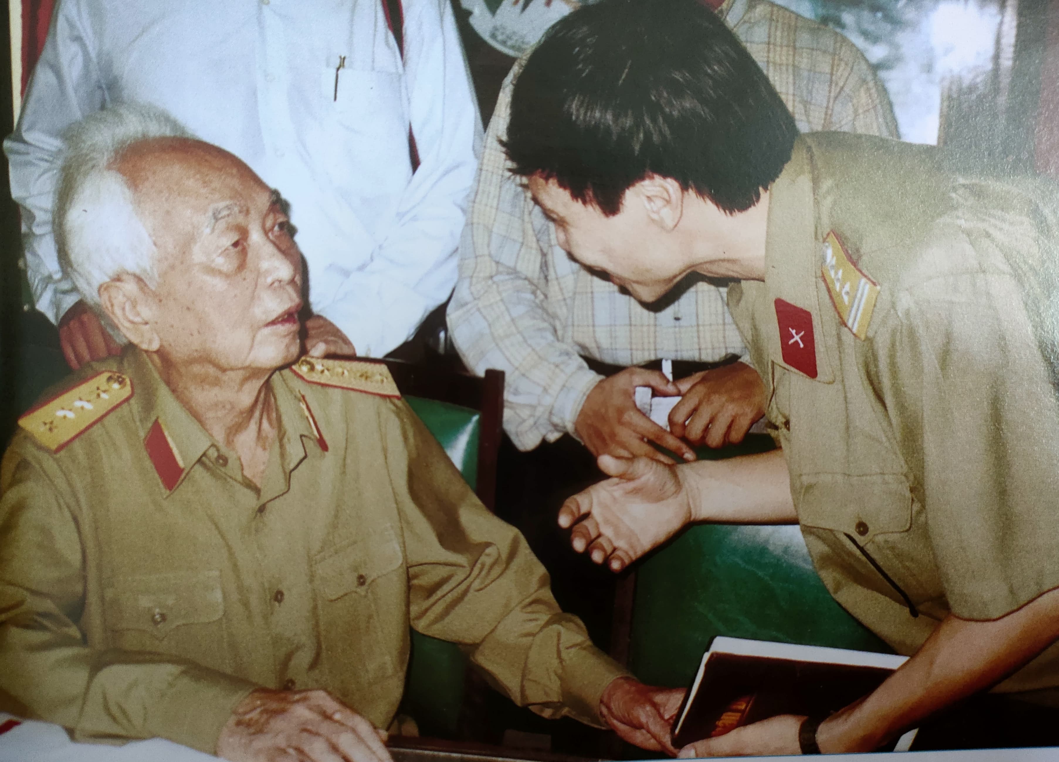 Đại tướng Võ Nguyên Giáp: “Tôi là một vị tướng và là một nhà báo!”