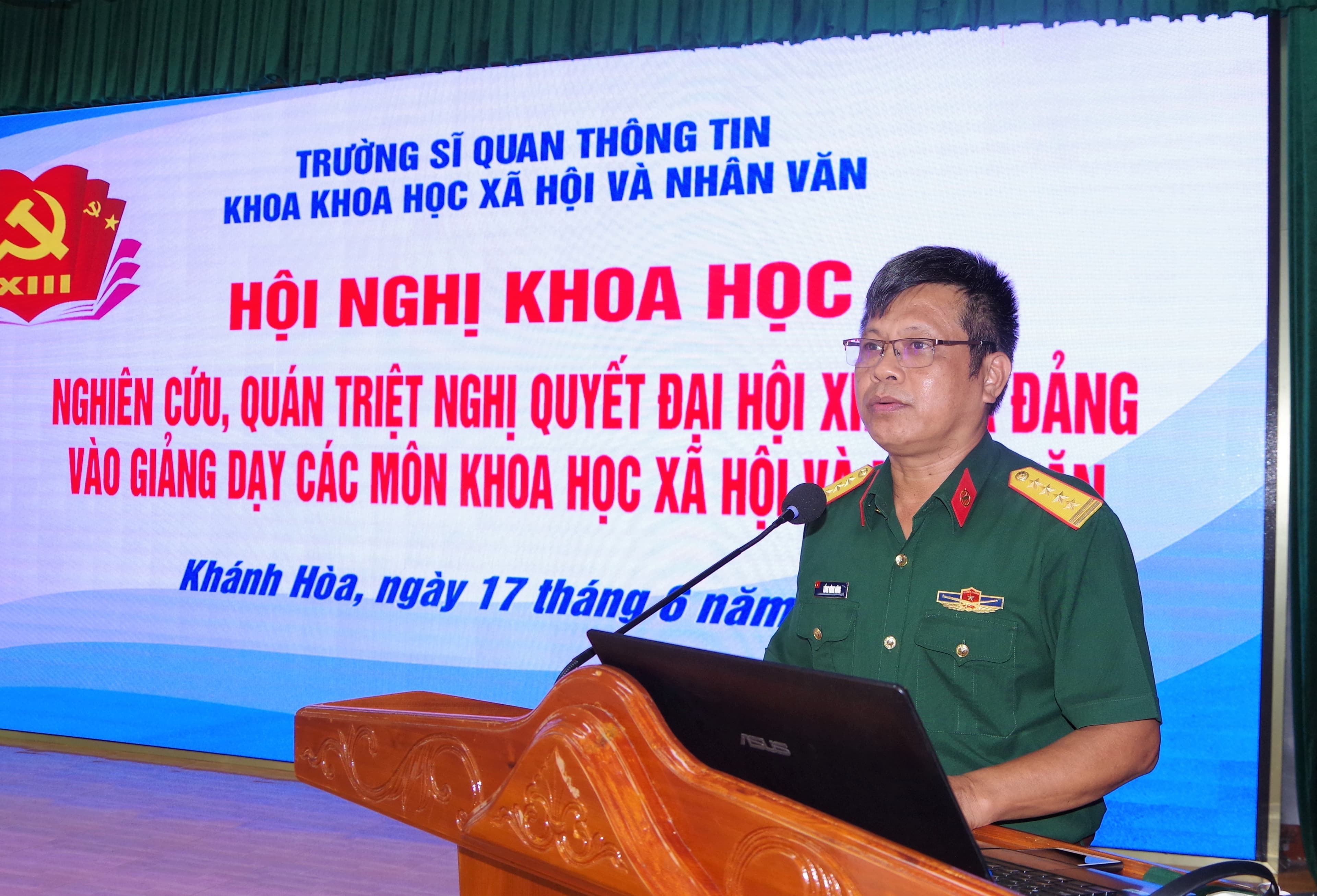 Nghiên cứu, quán triệt Nghị quyết Đại hội XIII của Đảng vào giảng dạy các môn khoa học xã hội và nhân văn