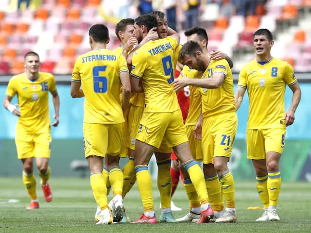 23 giờ ngày 21-6, Ukraine – Áo: Bóng đá an toàn hay cống hiến?