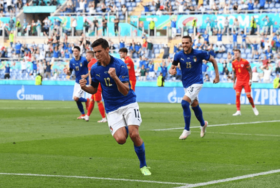Những pha bóng đẹp trong trận đấu ở bảng A giữa Italia và Xứ Wales