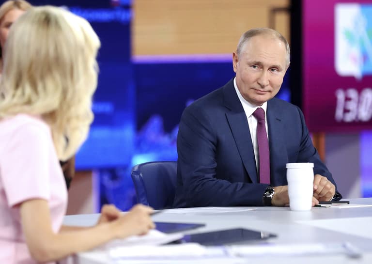 Tổng thống Vladimir Putin lần thứ 18 đối thoại với người dân Nga
