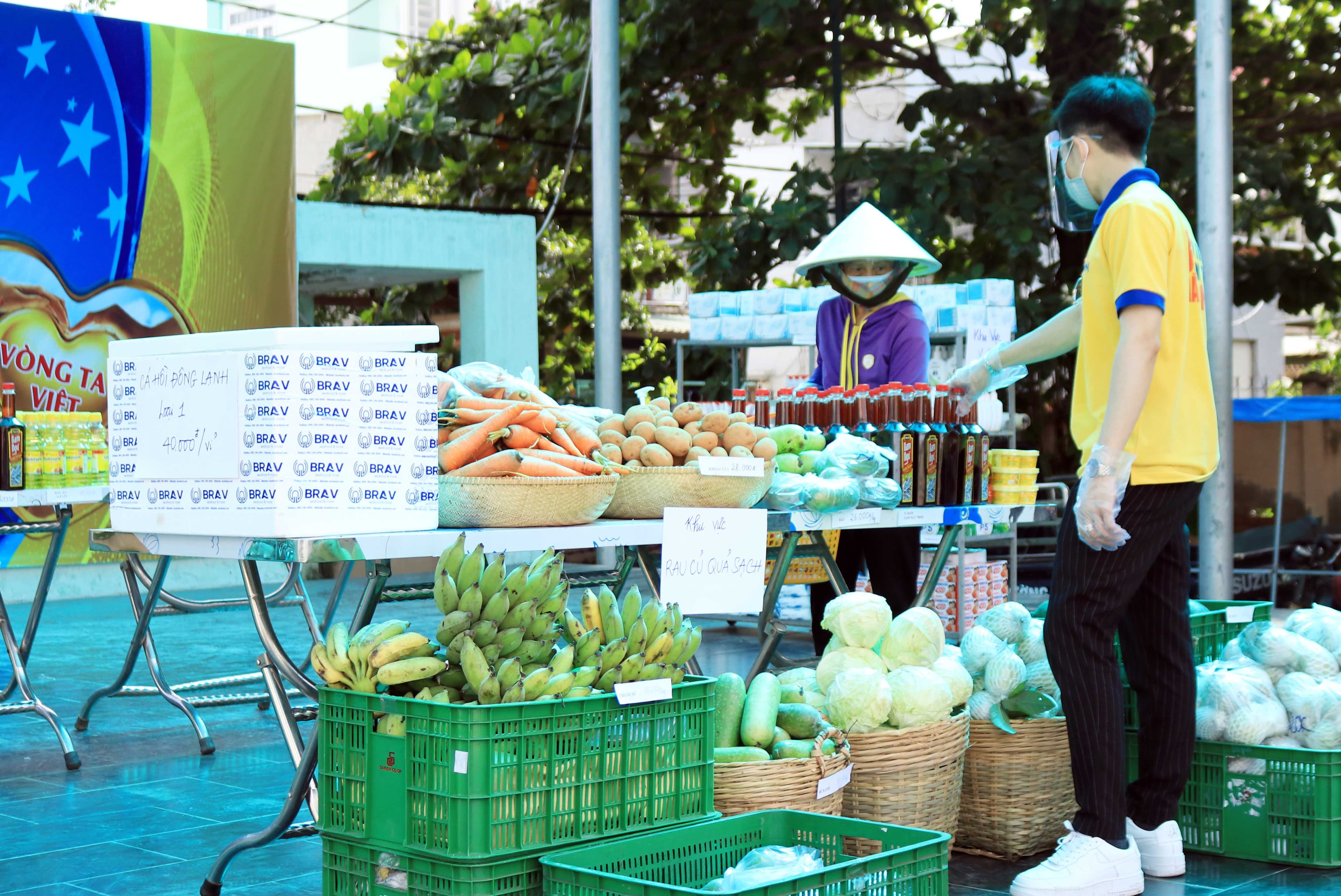 Chiến dịch “Vòng tay Việt” hỗ trợ người lao động có hoàn cảnh khó khăn