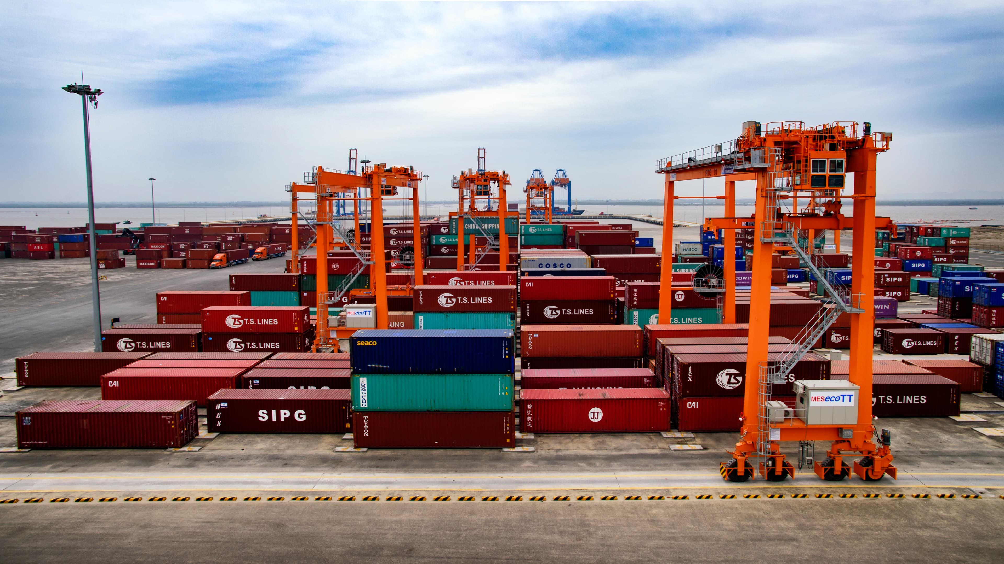 Cắt giảm chi phí logistics không phải là chuyện riêng của doanh nghiệp