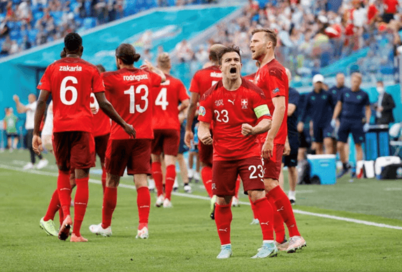 Tây Ban Nha giành vé vào bán kết sau loạt penalty đầy may rủi
