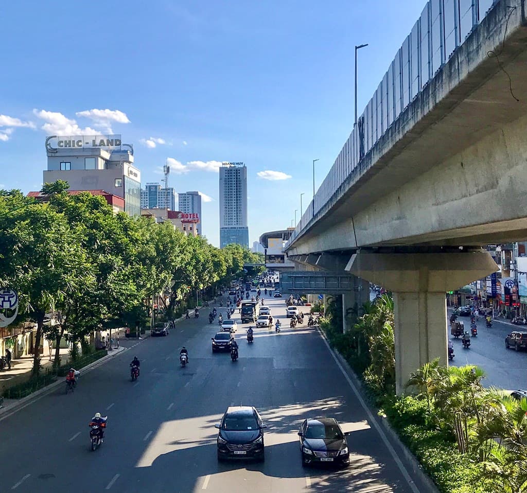 Thủ đô Hà Nội chiều tối và đêm có mưa rào và dông vài nơi