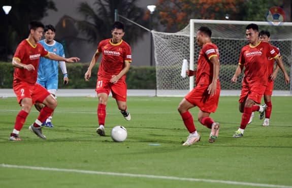 Tạm dừng các giải bóng đá chuyên nghiệp quốc gia 2021