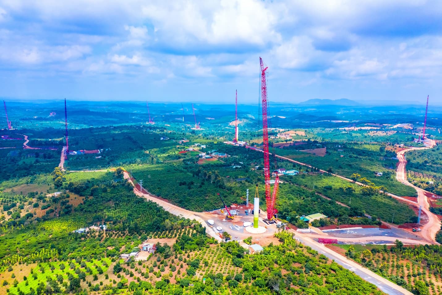 Dự án Nhà máy Điện gió Ea Nam dần hình thành thắp sáng Tây Nguyên
