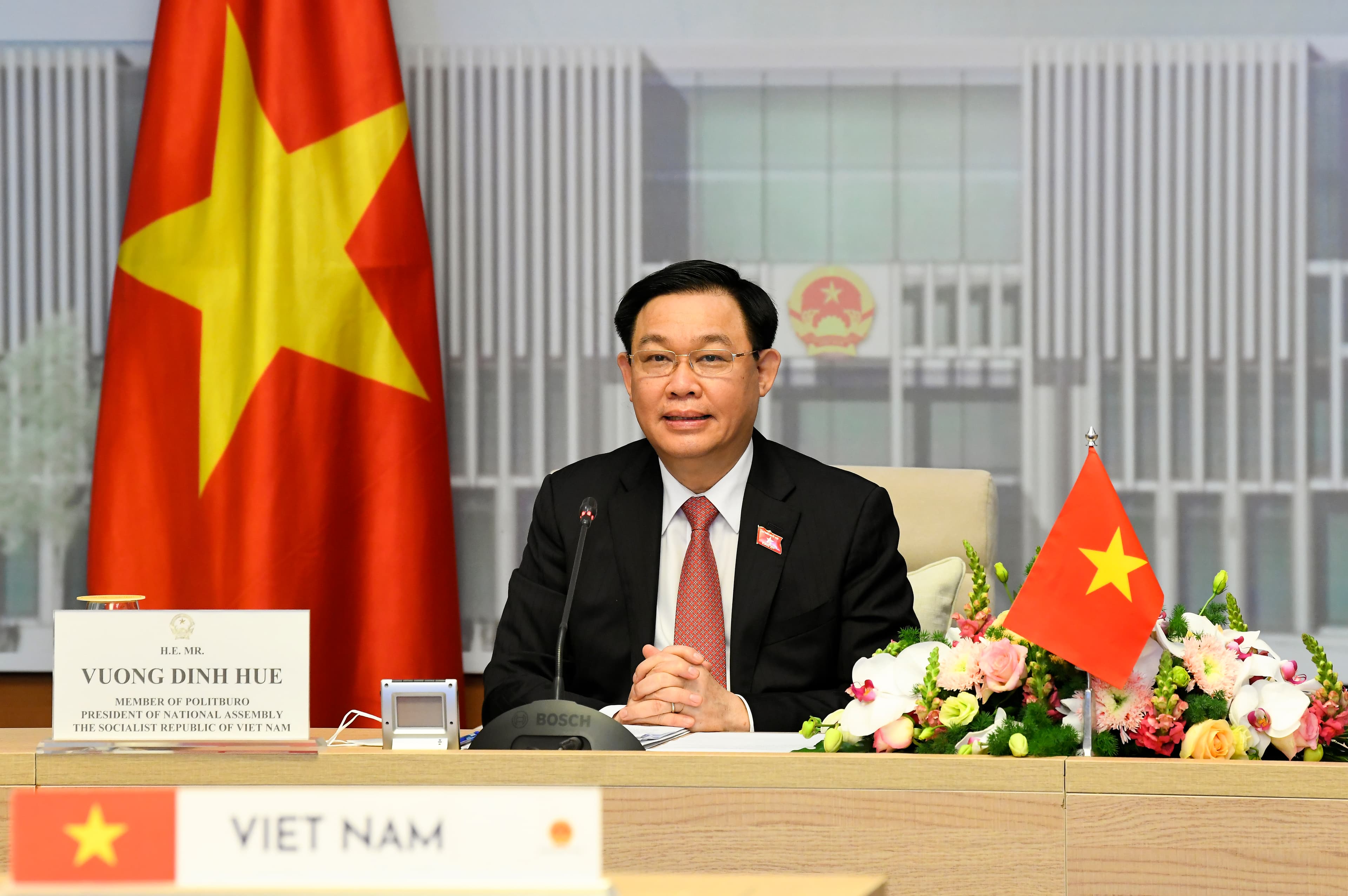 Chủ tịch Quốc hội Vương Đình Huệ hội đàm trực tuyến với Chủ tịch Quốc hội Hungary