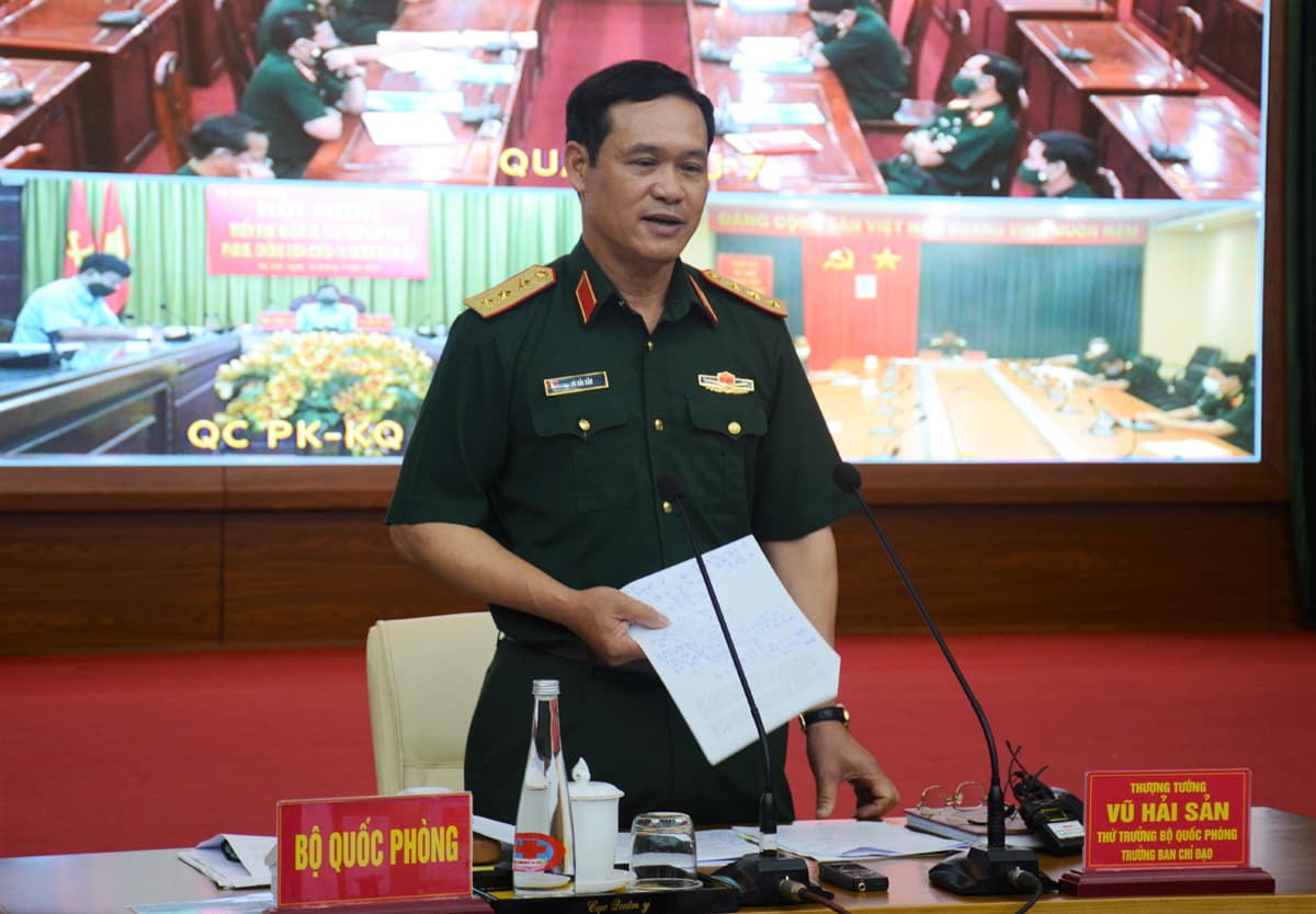 Tiếp tục các giải pháp cấp bách phòng, chống dịch Covid-19 trong toàn quân