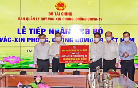 Quỹ vaccine phòng, chống Covid-19 tiếp tục nhận ủng hộ từ các tổ chức, doanh nghiệp, cá nhân