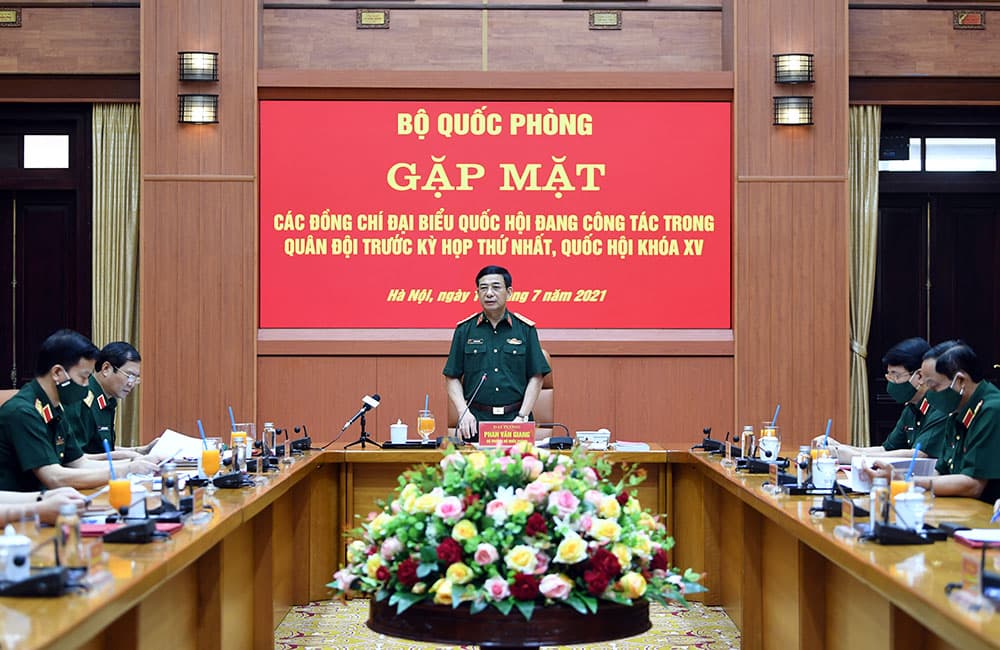 Bộ Quốc phòng gặp mặt các đại biểu Quốc hội đang công tác trong quân đội