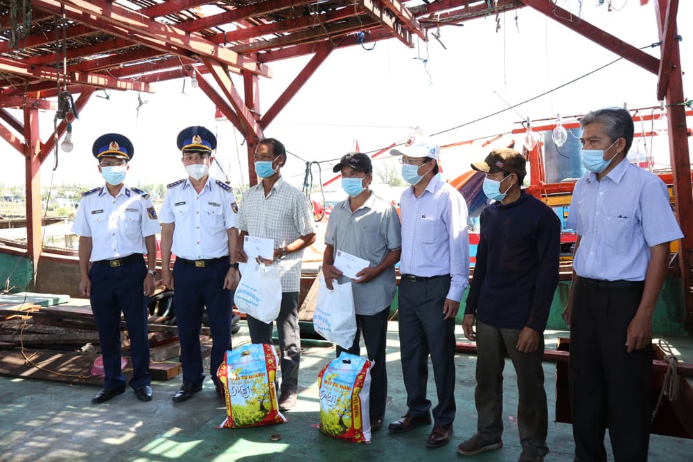 Điểm tựa pháp lý để ngư dân vươn khơi, bám biển