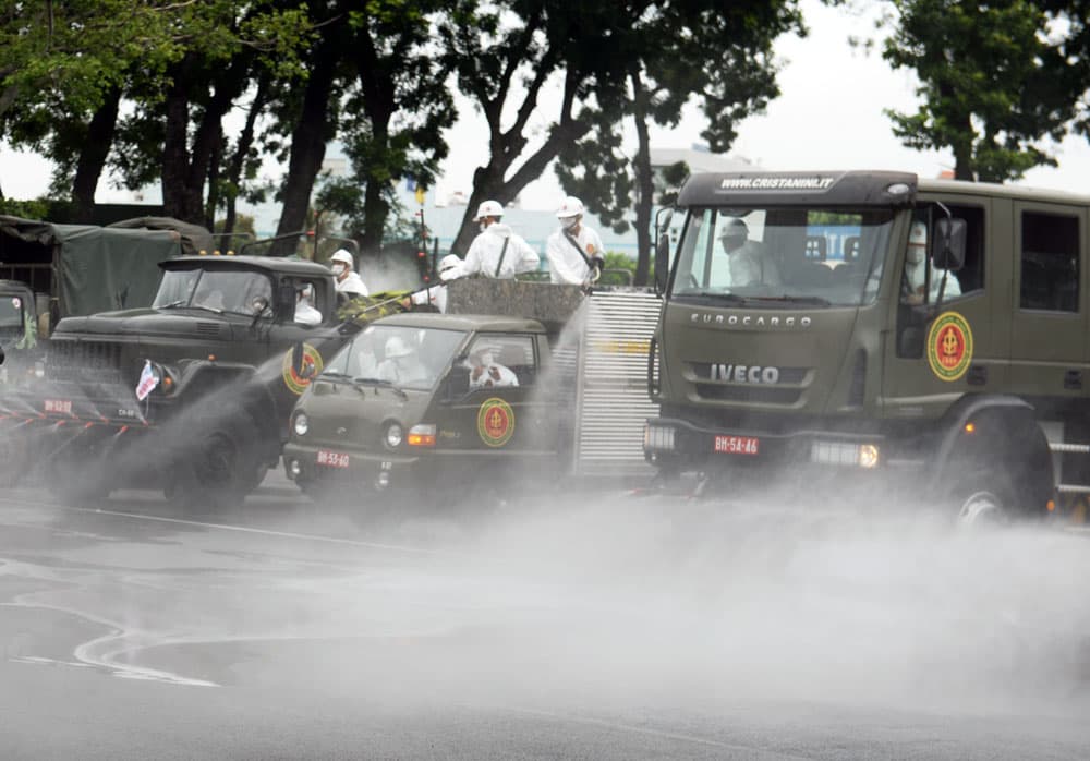Bộ tư lệnh TP Hồ Chí Minh: Mở đợt cao điểm tiêu độc khử khuẩn