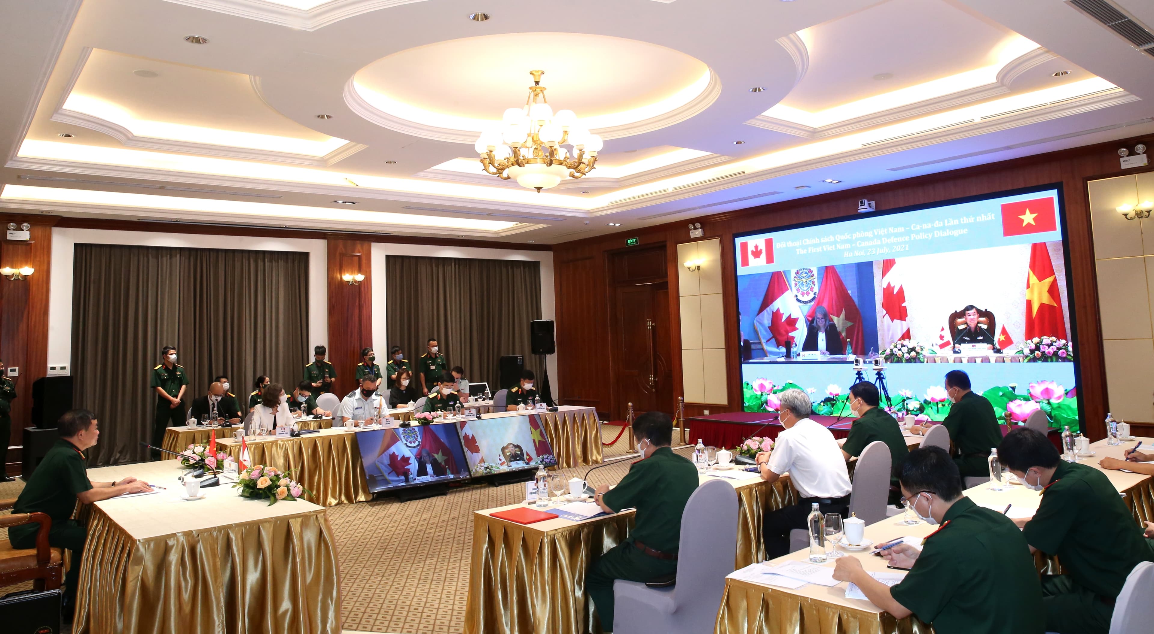 Việt Nam và Canada lần đầu tiên đối thoại chính sách quốc phòng