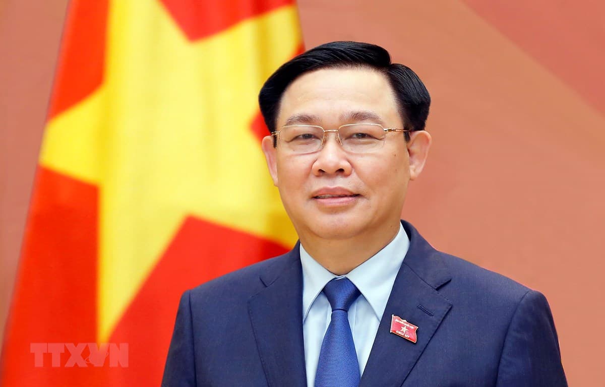 Chủ tịch Quốc hội Lào chúc mừng Chủ tịch Quốc hội Vương Đình Huệ
