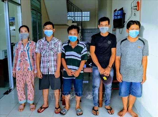 Cần Thơ: Bắt quả tang 11 người tụ tập đánh bạc trong thời gian giãn cách xã hội