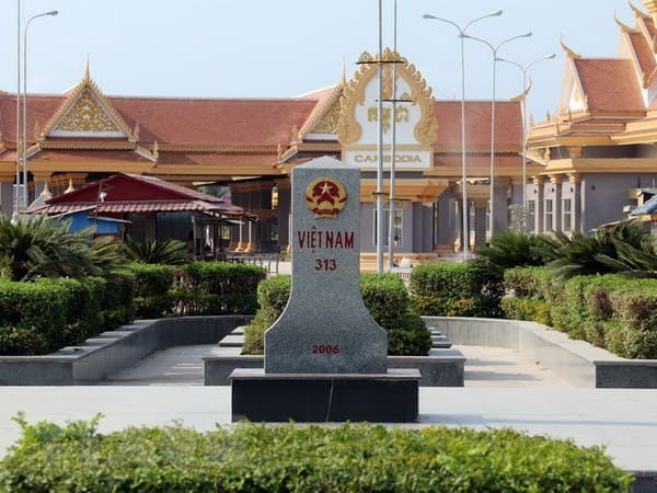 Việt Nam và Campuchia trao đổi về công tác biên giới trên đất liền
