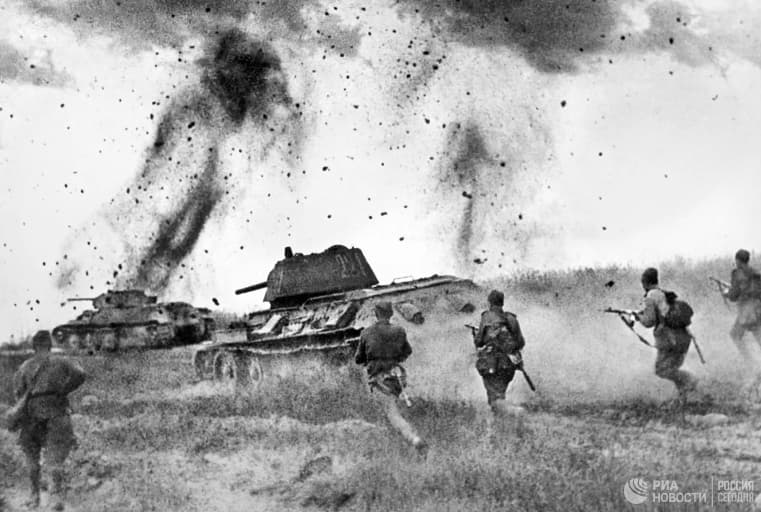 Lý do Hitler từng muốn dừng cuộc chiến sau trận vòng cung Kursk năm 1943