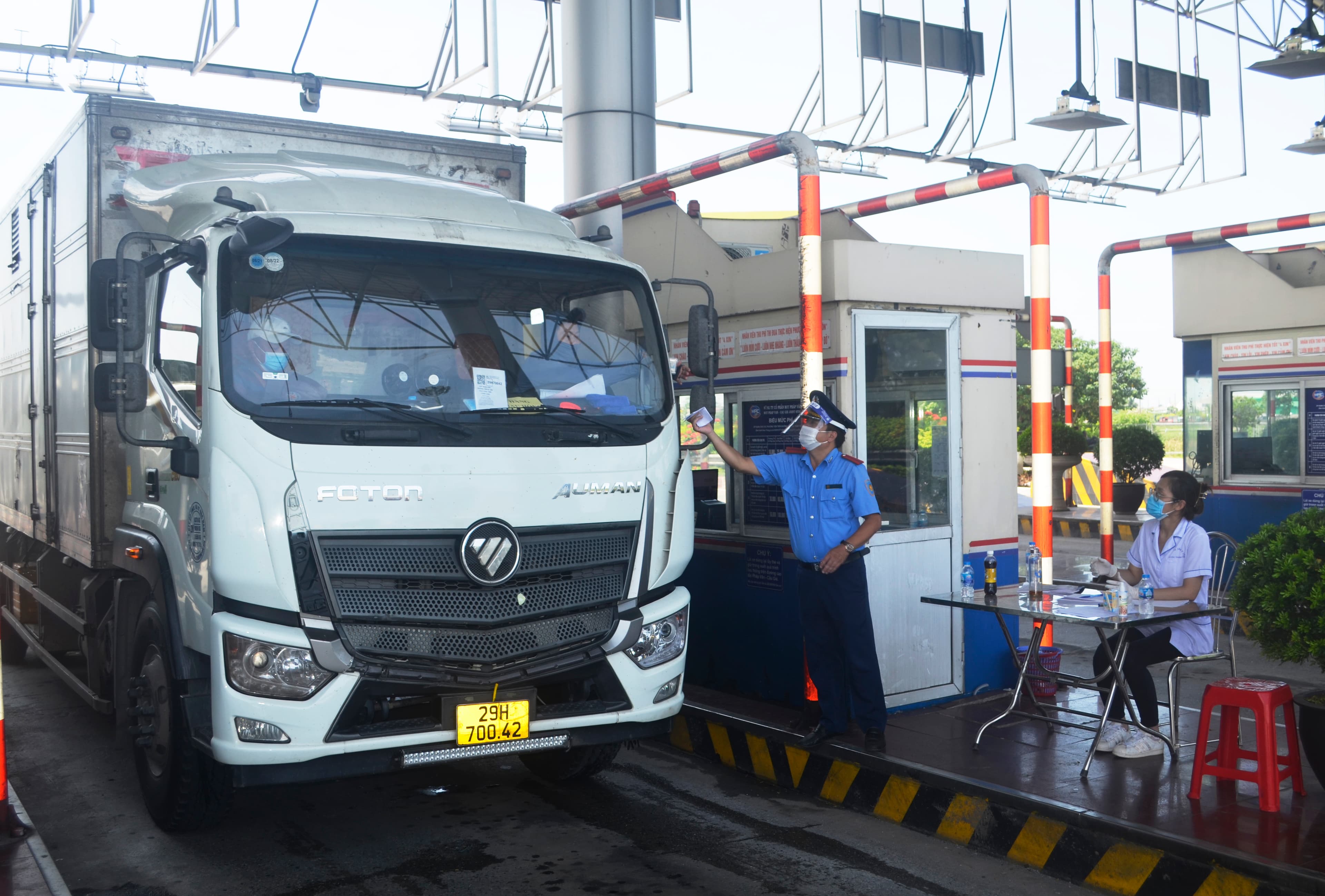 Hà Nội tạo thuận lợi cho phương tiện “luồng xanh” lưu thông