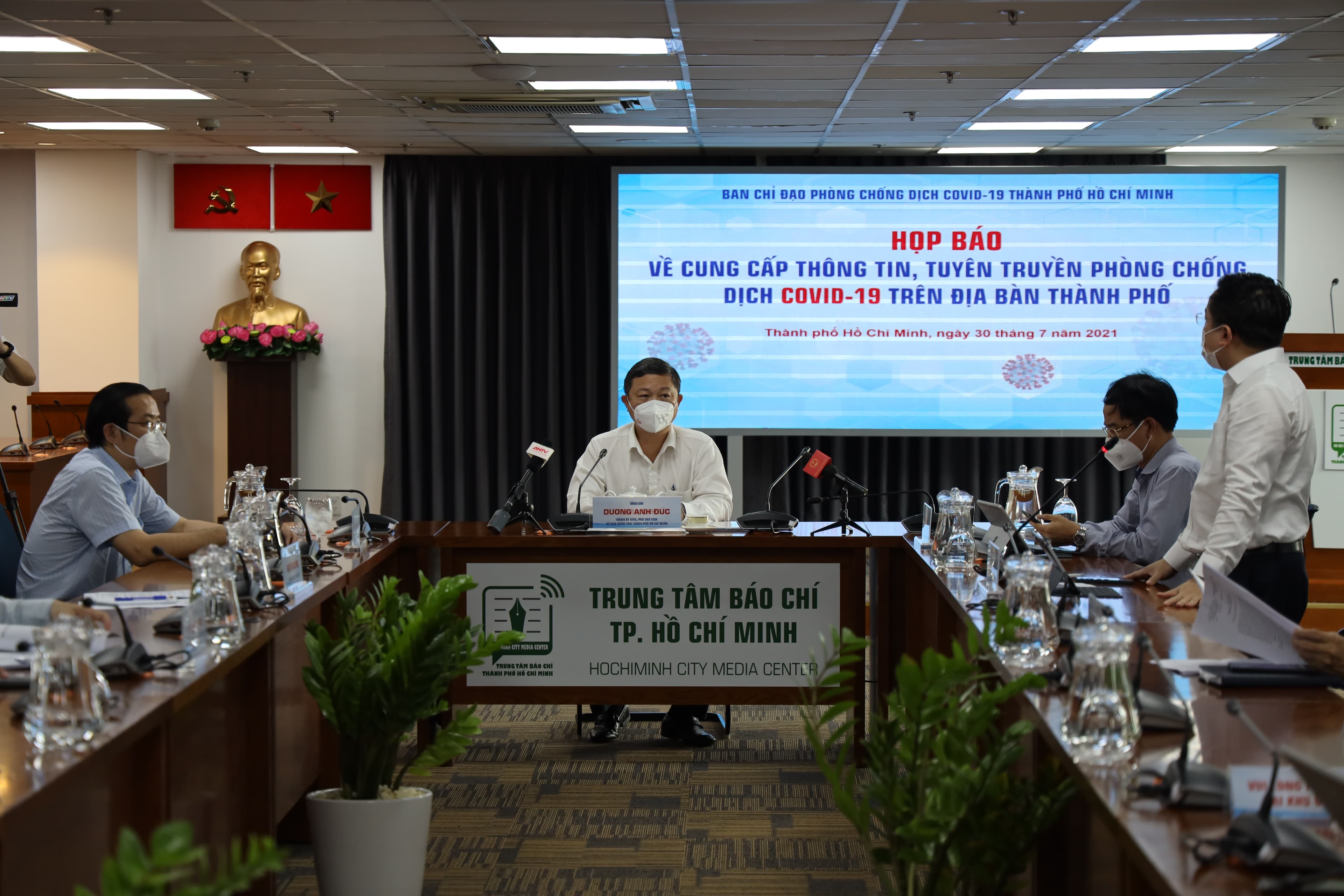 TP Hồ Chí Minh đẩy nhanh tiến độ tiêm vaccine cho tất cả đối tượng từ 18 tuổi