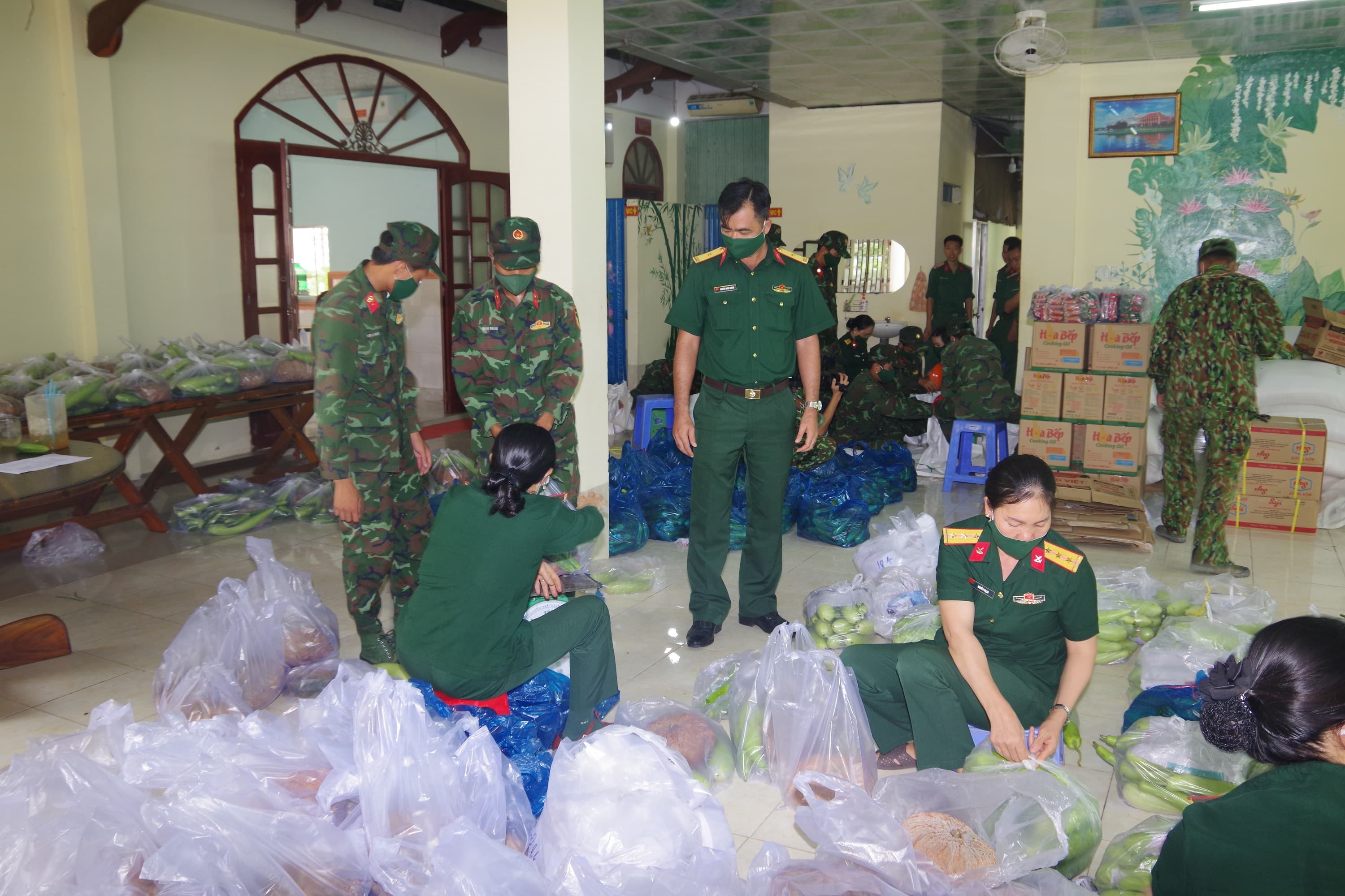 “Chuyến xe yêu thương” ở Sư đoàn 330