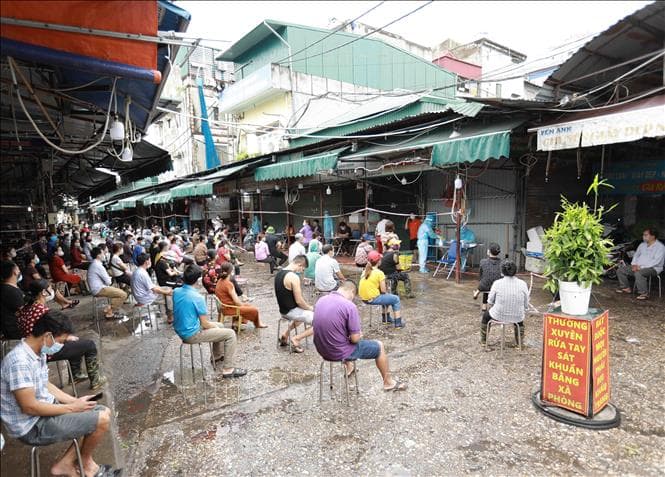 Phong tỏa tạm thời chợ dân sinh Phùng Khoang